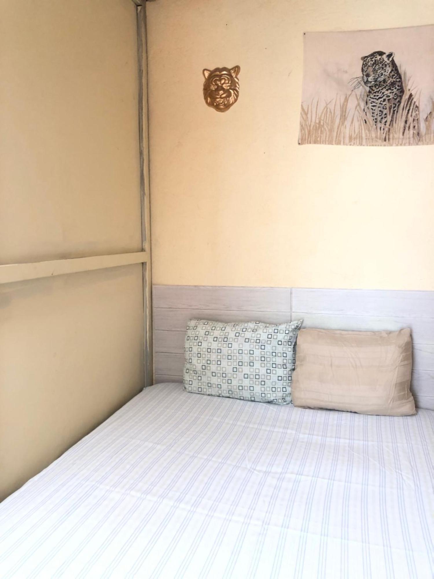 Hospedaje Basico El Jaguar Hotell Antigua Exteriör bild