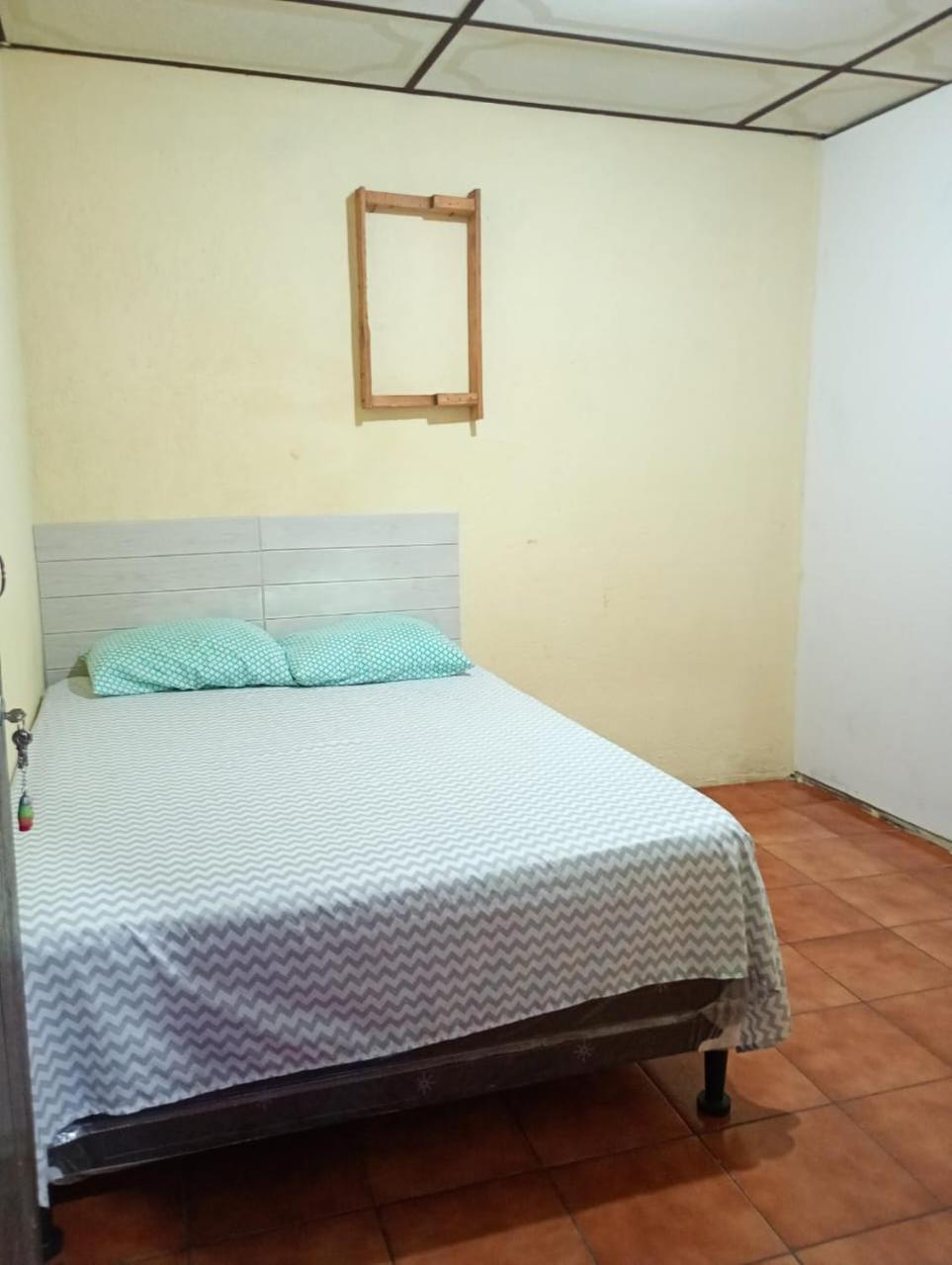 Hospedaje Basico El Jaguar Hotell Antigua Exteriör bild