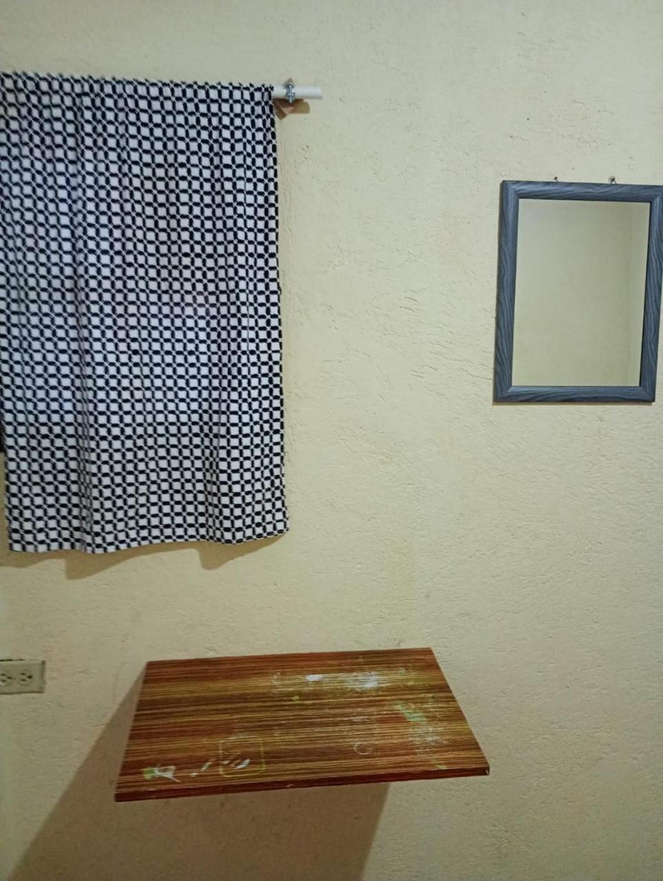 Hospedaje Basico El Jaguar Hotell Antigua Exteriör bild