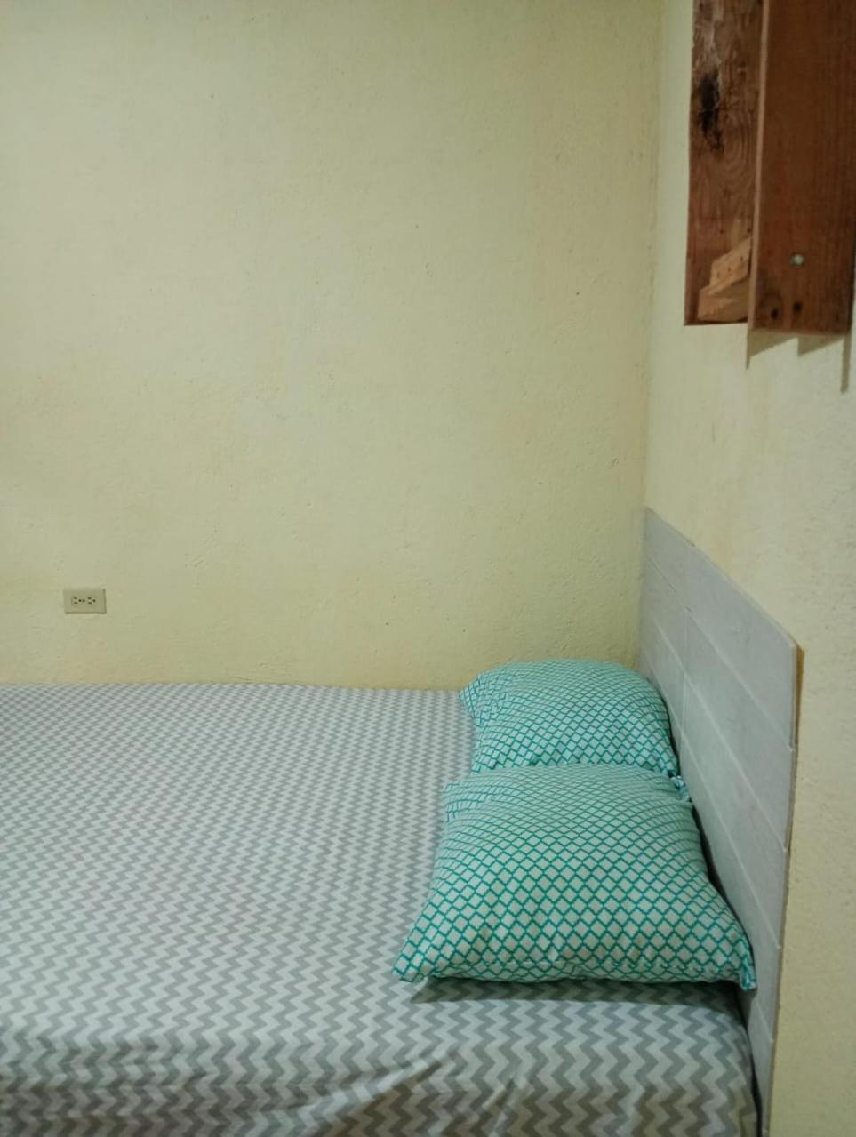 Hospedaje Basico El Jaguar Hotell Antigua Exteriör bild